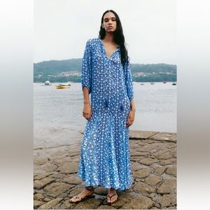 Zara Blue and White Floral V-Neck Dress XS